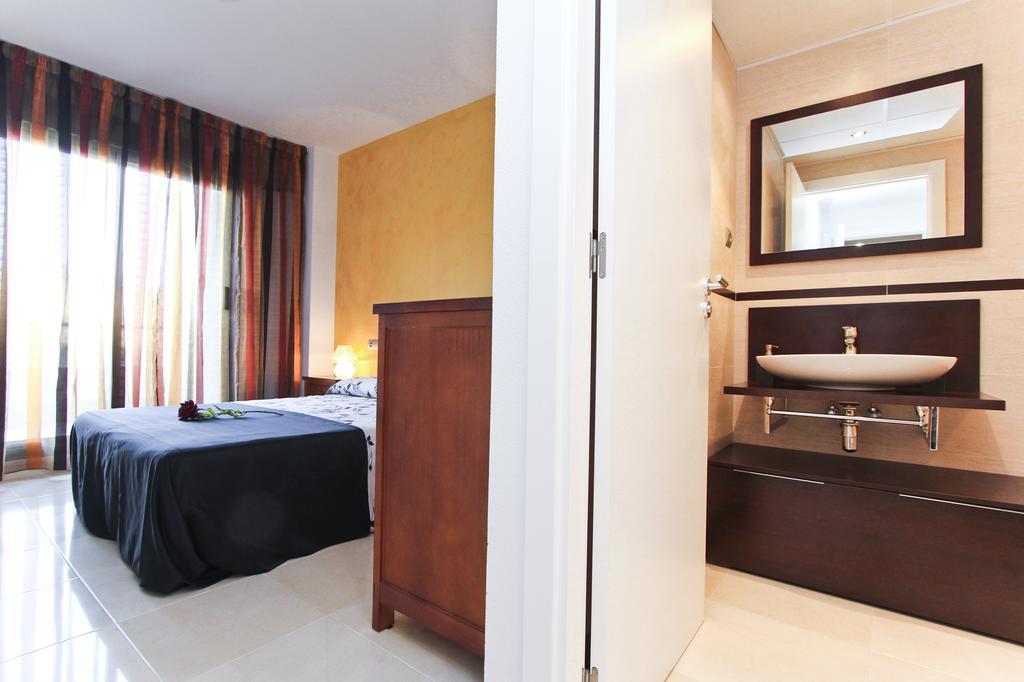 J Tramuntana Planet Costa Dorada Apartment Salou Phòng bức ảnh
